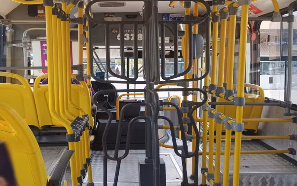 Justiça manda retirar cataratas duplas do transporte coletivo em Aracaju Justiça manda retirar cataratas duplas do transporte coletivo em Aracaju