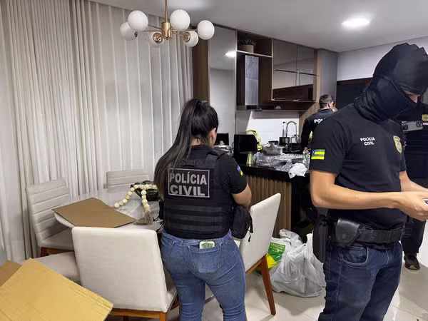 Polícia Civil de Sergipe deflagra operação contra esquema milionário de lavagem de dinheiro e estelionato em Itabaiana Polícia Civil de Sergipe deflagra operação contra esquema milionário de lavagem de dinheiro e estelionato em Itabaiana