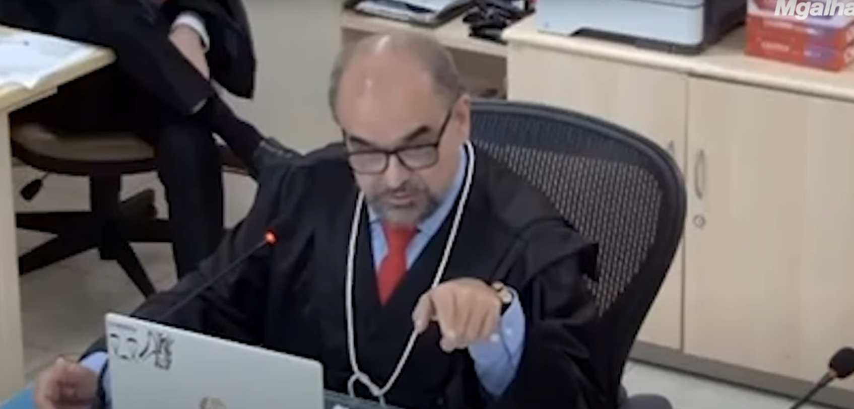 Desembargador afirma que diagnóstico de autismo é uma mina de dinheiro ao criticar pensão