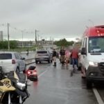 Colisão frontal deixa dois motoristas feridos na zona sul de Aracaju