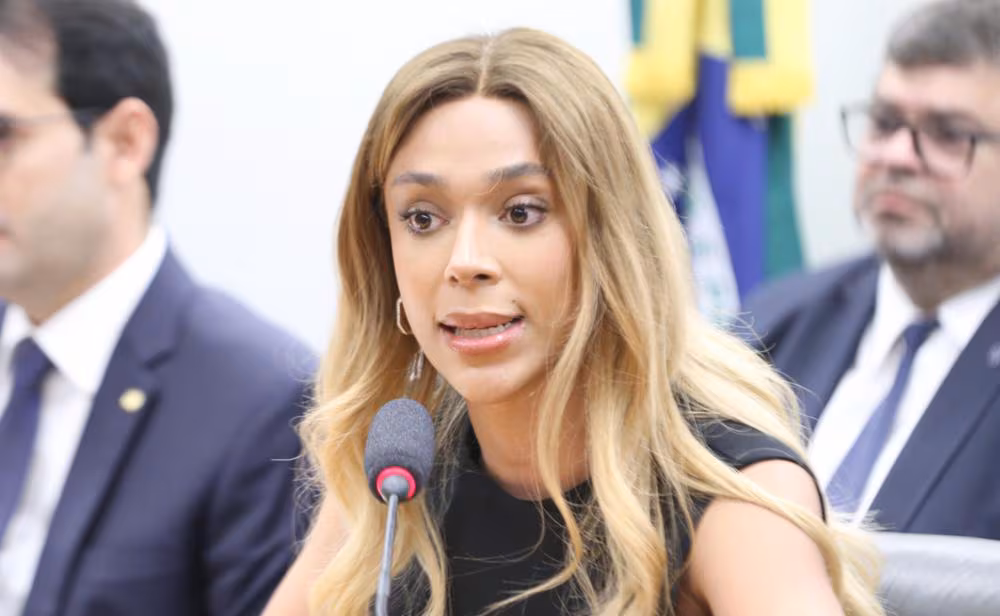 Deputada Erika Hilton foi denunciada à PGR por improbidade administrativa Deputada Erika Hilton foi denunciada à PGR por improbidade administrativa