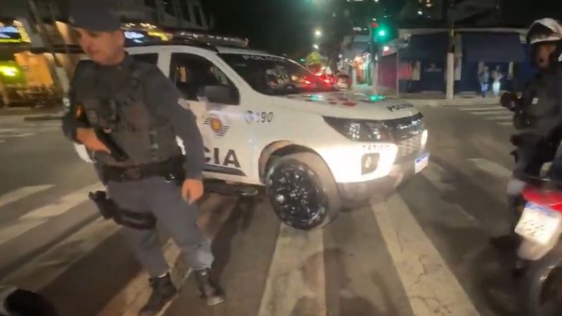 Após polêmica sobre suposta ligação ao CV, boca de 09 – menor de idade – toma enquadro pilotando moto sem CNH