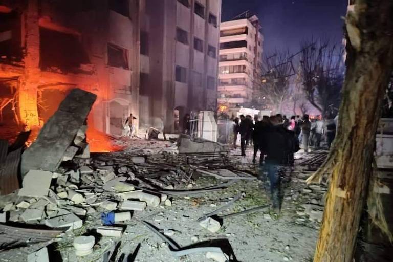 Israel bombardeia Damasco e ataque deixa um morto e 28 feridos Israel bombardeia Damasco e ataque deixa um morto e 28 feridos