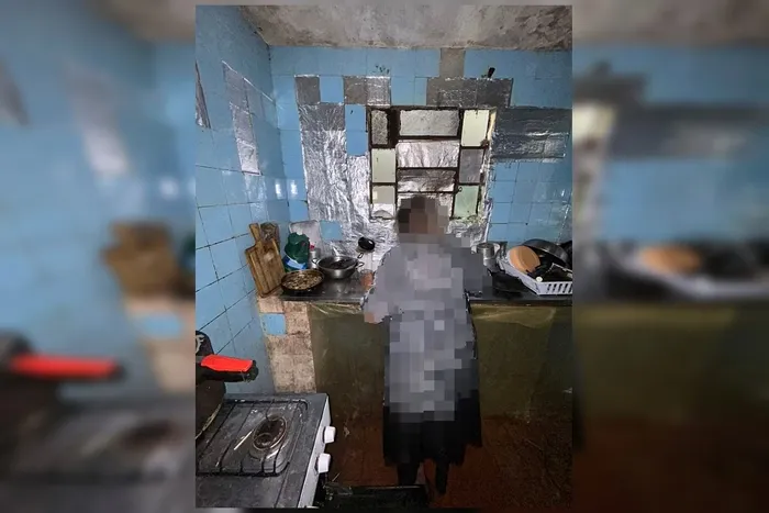 Homem é preso por manter mãe idosa e irmã em cárcere e condições insalubres no DF Homem é preso por manter mãe idosa e irmã em cárcere e condições insalubres no DF