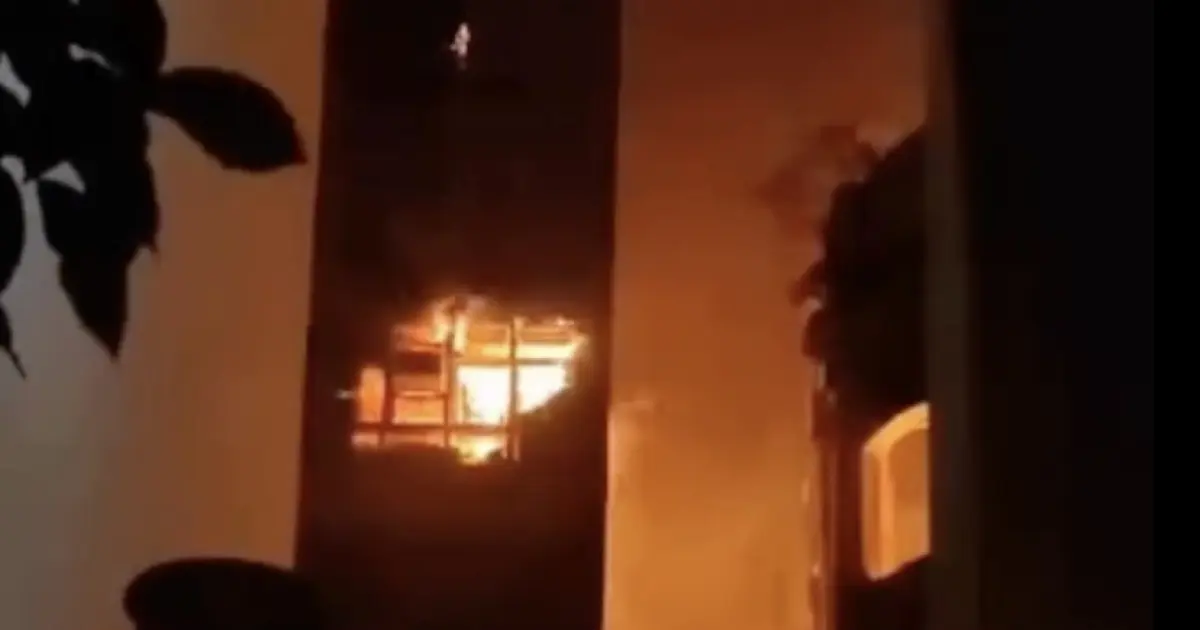Incêndio atinge prédio da região central de Salvador Incêndio atinge prédio da região central de Salvador