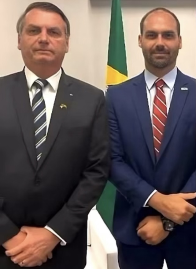 Vidente Vó Bahiana prevê prisão de Eduardo e Jair Bolsonaro e paralisação dos caminhoneiros