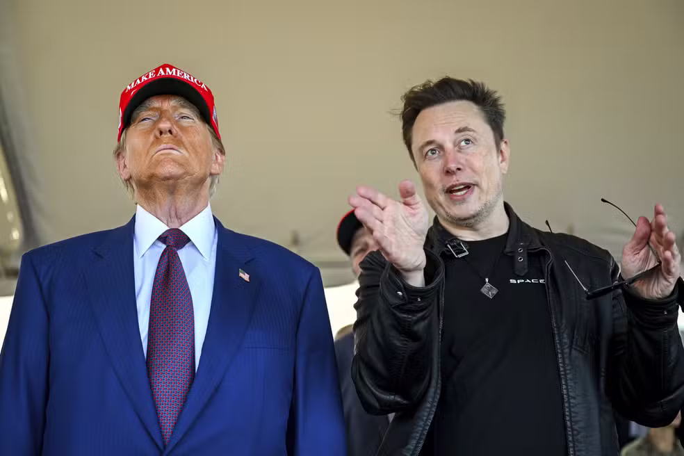 Ao ser questionado sobre deportação de Elon Musk, Trump responde que vai “dar uma olhada” Ao ser questionado sobre deportação de Elon Musk, Trump responde que vai “dar uma olhada”