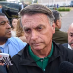 Bolsonaro sofre mandado de busca e apreensão em sua casa em Brasília
