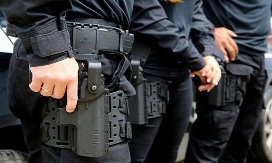 Trio é preso por cárcere privado de usuário de drogas em Nossa Senhora da Glória Trio é preso por cárcere privado de usuário de drogas em Nossa Senhora da Glória