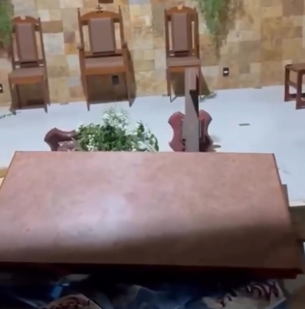 Homem é preso após invadir e depredar capela em Aracaju Homem é preso após invadir e depredar capela em Aracaju
