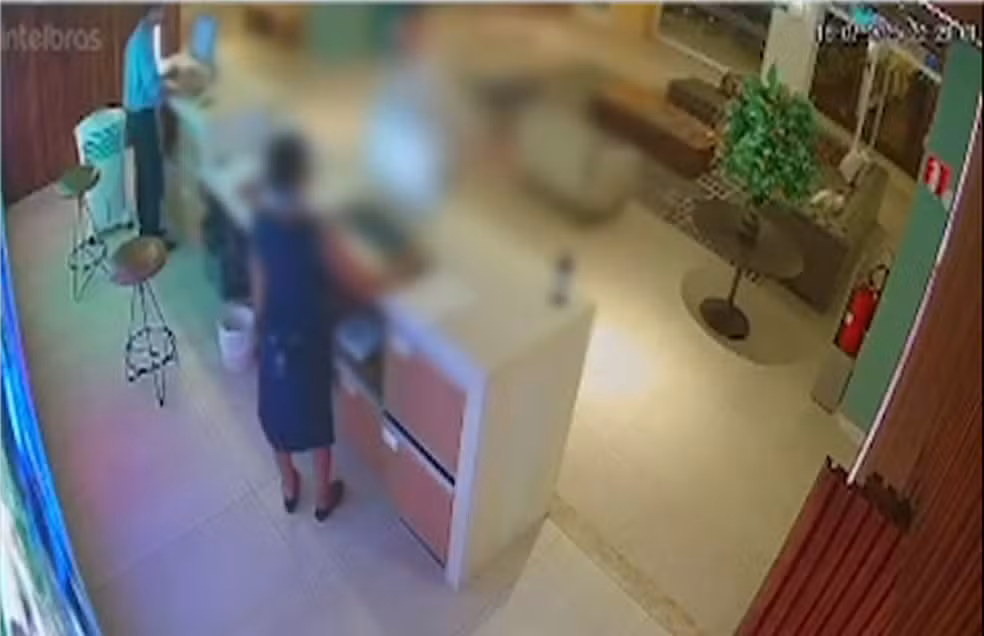 Médico acusado de racismo contra funcionária de hotel em Aracaju é solto após pagamento de fiança Médico acusado de racismo contra funcionária de hotel em Aracaju é solto após pagamento de fiança