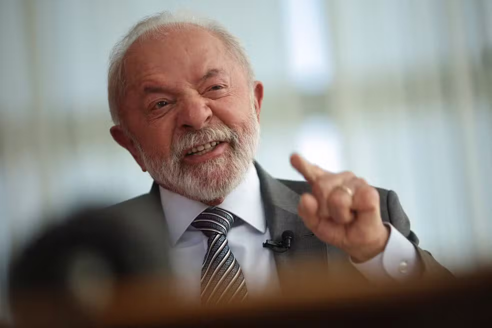 Neta de Lula publica vídeo ironizando a família Bolsonaro