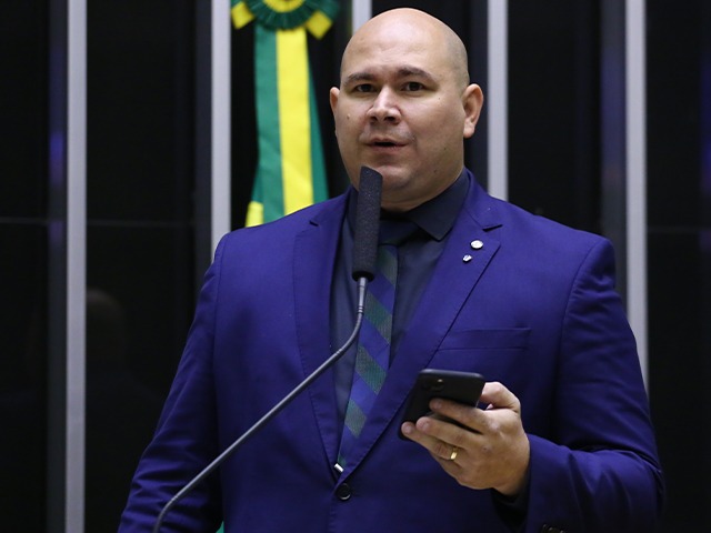 “Todes não existe” diz Prefeito de Cuiabá em discussão com militante