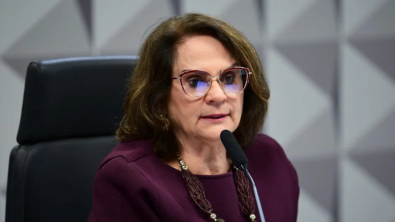 Damares Alves anuncia que foi diagnosticada com câncer