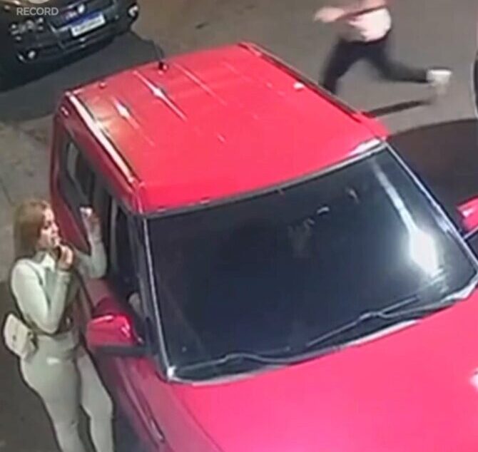Mulher é agredida pelo ex-companheiro, enquanto arrumava-se ao lado de seu veículo