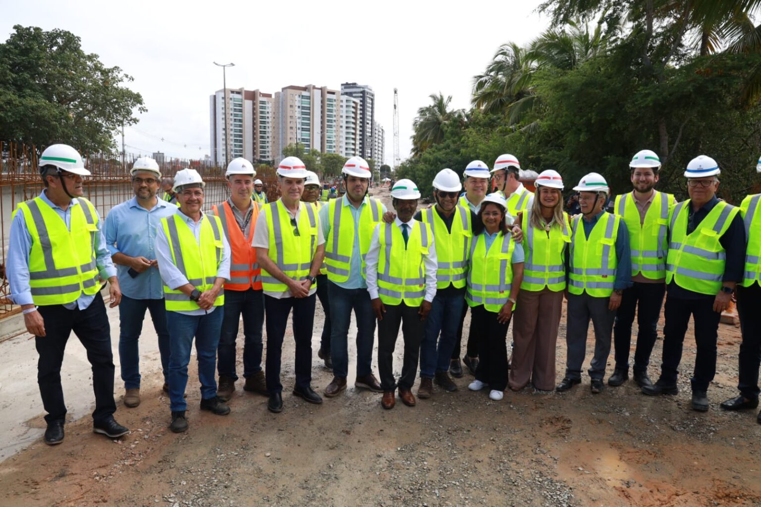 Jeferson Andrade visita às instalações do Complexo Viário Maria do Carmo Alves Jeferson Andrade visita às instalações do Complexo Viário Maria do Carmo Alves
