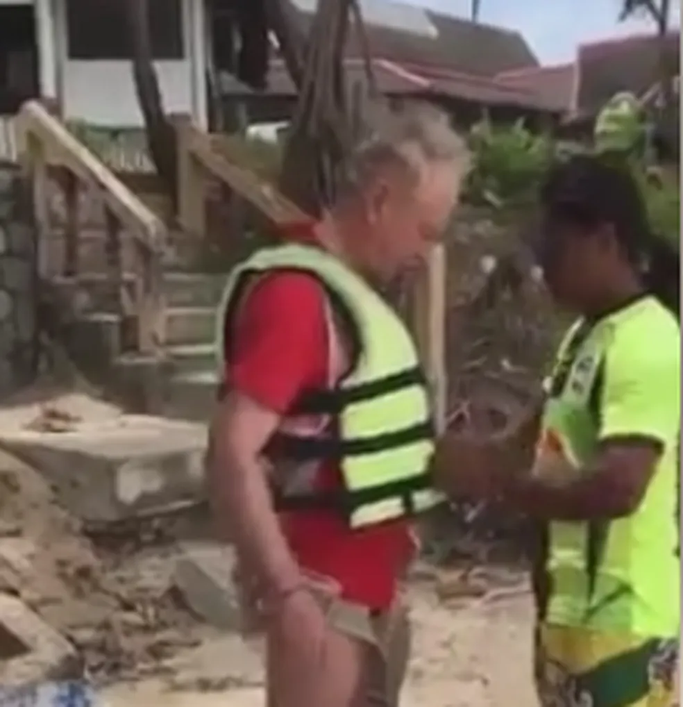 Turista australiano despenca de 30 metros ao praticar esporte com paraquedas