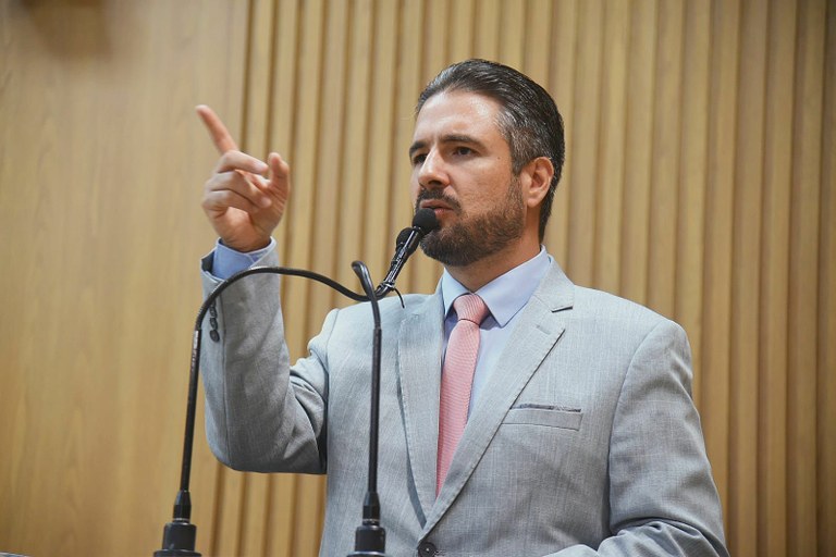 Ricardo Vasconcelos acusa Edvaldo Nogueira de cometer pedala fiscal em emendas destinadas pelos vereadores