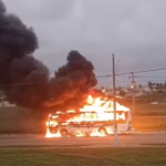 Ônibus escolar foi atingido por incêndio na barra dos coqueiros