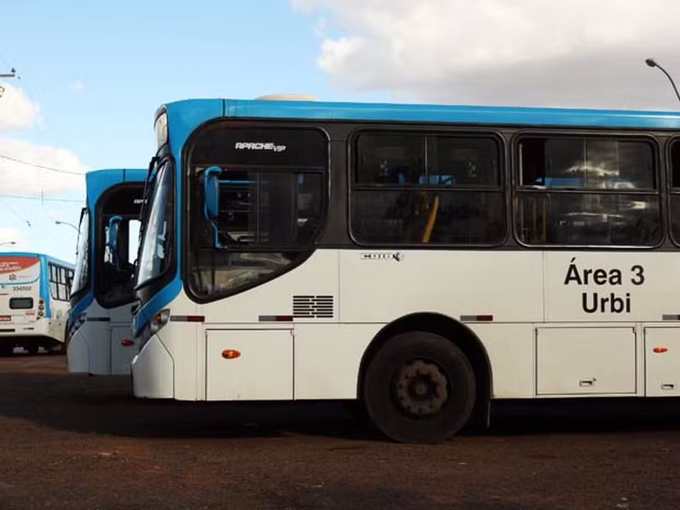 Mulher morre após sofrer uma queda ao descer de um ônibus no Distrito Federal