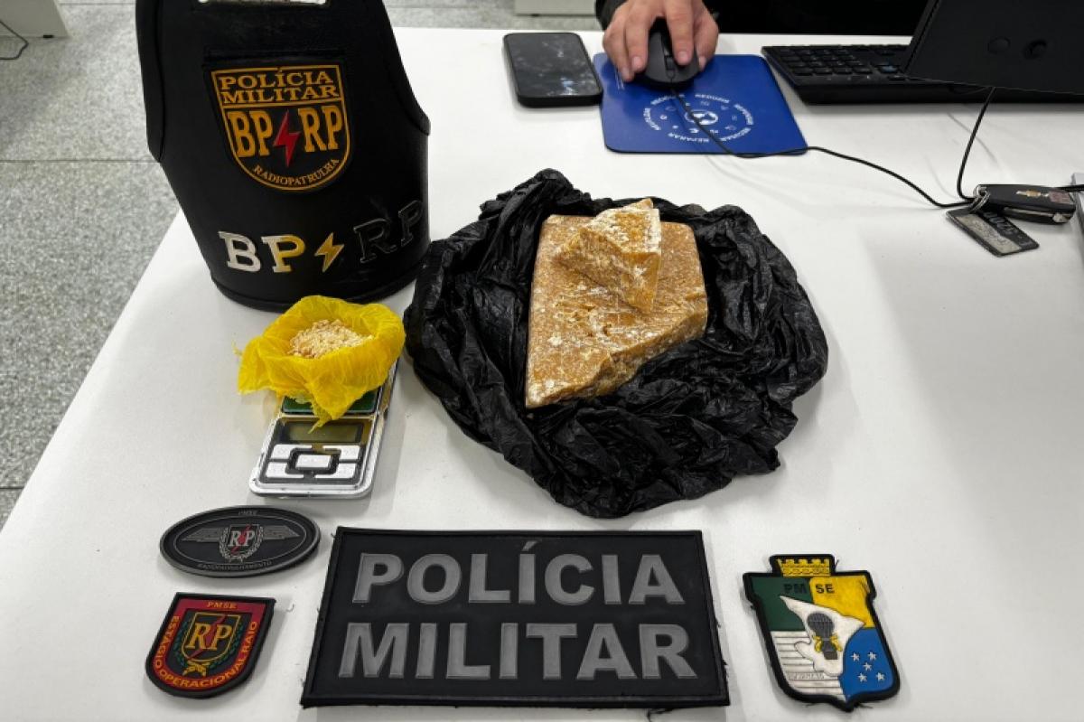 Polícia apreende 800g de crack após perseguição em Aracaju