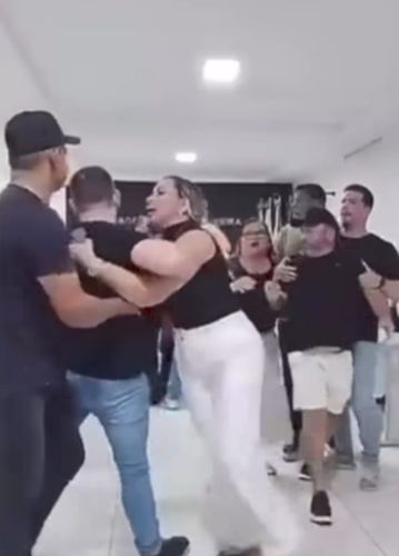Prefeito e presidente da Câmara municipal protagonizam confusão generalizada durante sessão