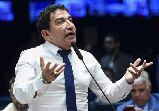 Senador Magno Malta pede orações para o ex-presidente Jair Bolsonaro após ele ser condenado pelo STF