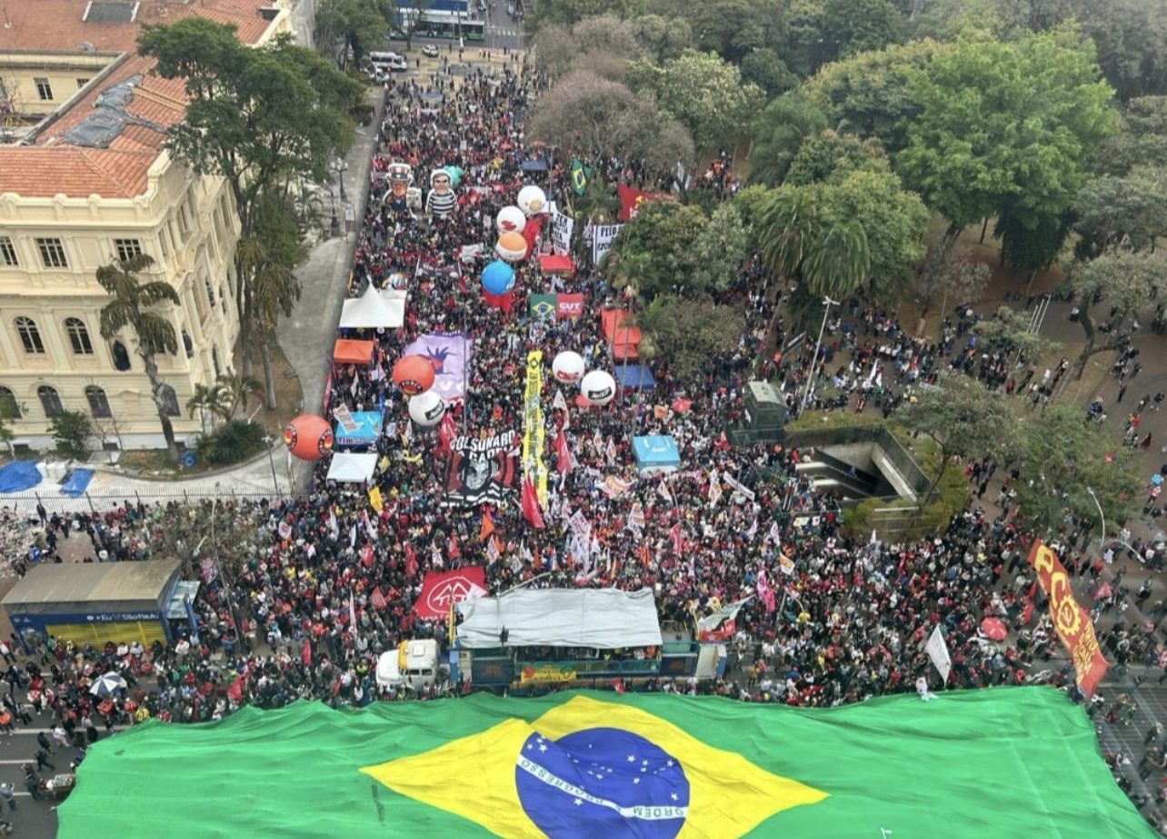Manifestações políticas tomam as ruas de São Paulo