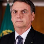 Após cirurgia dermatológica e diagnóstico de anemia, Bolsonaro deixa hospital e retorna à prisão domiciliar