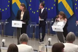Ministra da Saúde da Suécia desmaia durante cerimônia de posse