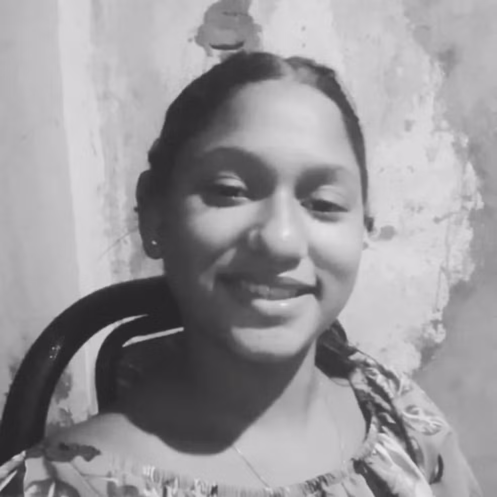 Menina de 11 anos é espancad4 em banheiro de escola e vem a óbit0 em PE