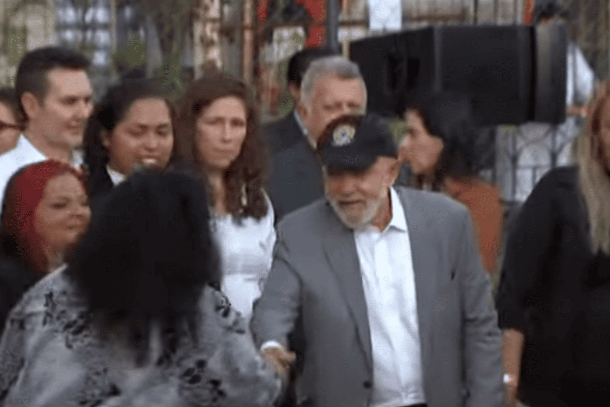 Lula divide palco com Mulher apontada como comandante do PCC em comunidade de SP