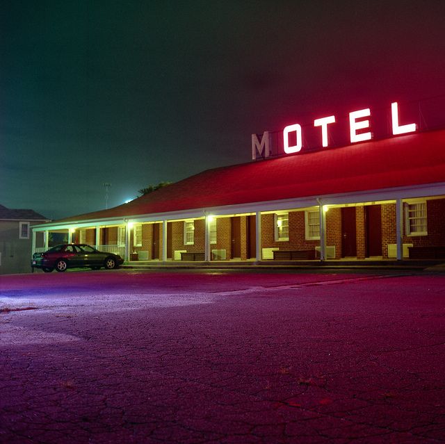 Homem mata gerente de motel após desentendimento sobre o uso de uma máquina de lavar no Texas