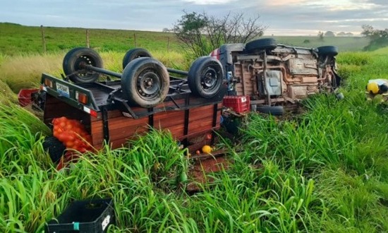 Mulher morr3 após carro tombar na SE-453 no município de Pedra Mole