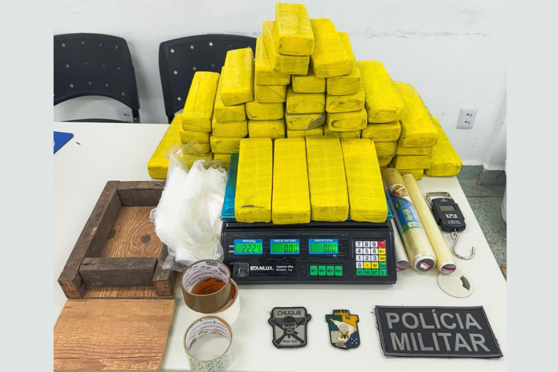 Motorista de aplicativo é preso por tráfico de drogas em São Cristóvão Motorista de aplicativo é preso por tráfico de drogas em São Cristóvão