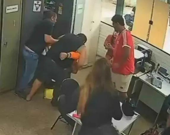 Professor é agredid0 por pai de aluna após chamar atenção da garota pelo uso de celular em sala de aula no DF