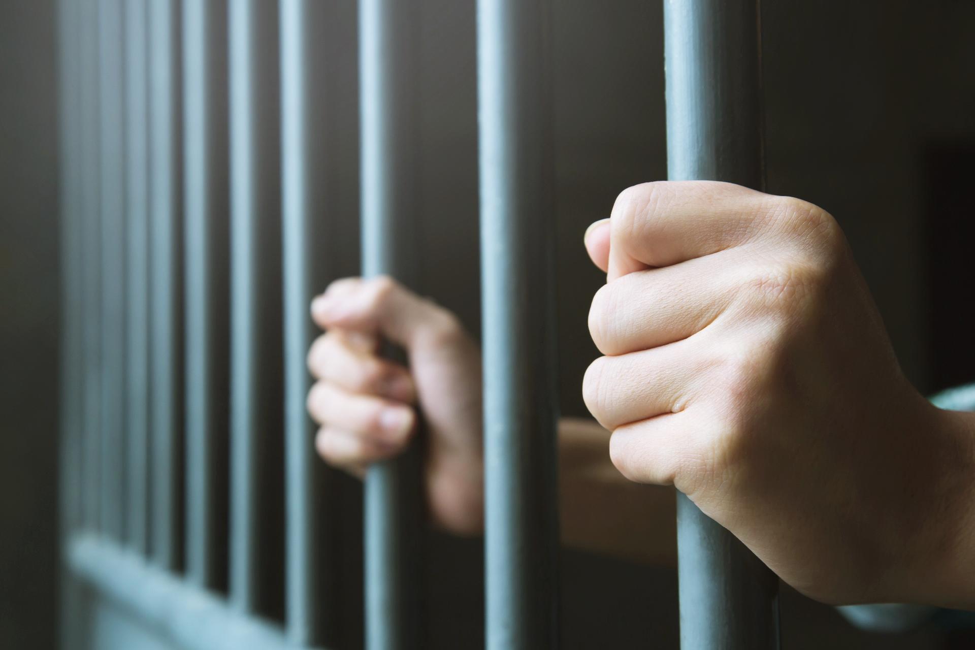 Homem é condenado por mat4r ex-companheira e esconder corpo no piso da residência em SC