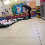 Professora é presa sob suspeita de agressões contra alunos em escola do RJ