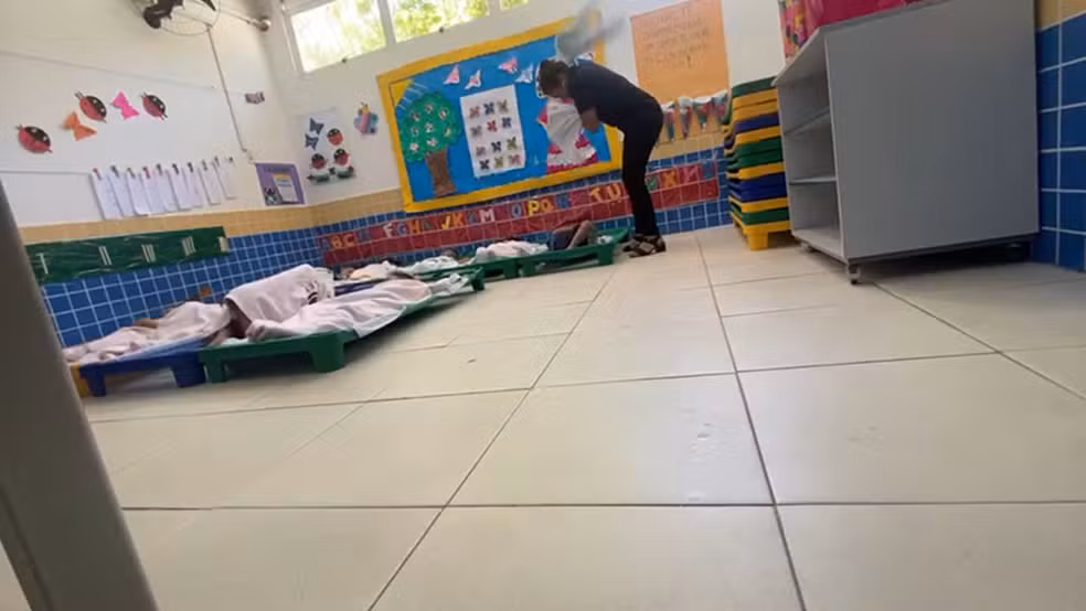 Professora é presa sob suspeita de agressões contra alunos em escola do RJ