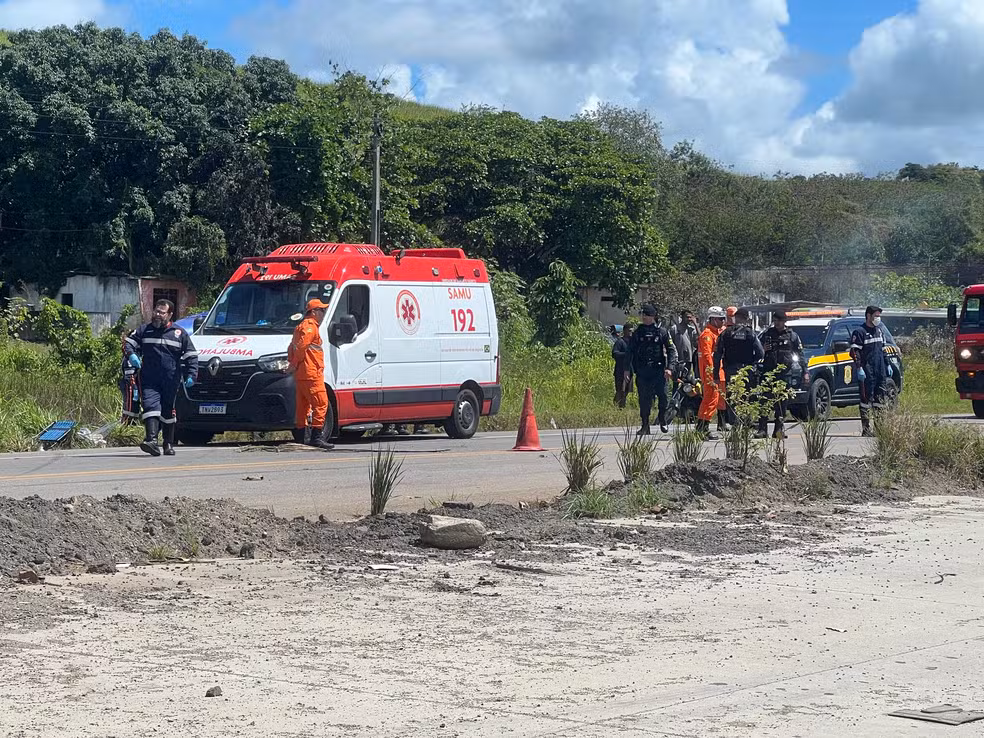 Acidente grave na BR-101 deixa dois mortos e uma mulher ferida em Japaratuba