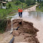 Fortes chuvas causam rompimento de adutora em Umbaúba
