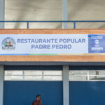 Beneficiários do Padre Pedro merecem melhores estruturas, enquanto aguardam entrega das refeições
