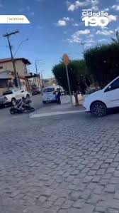 Dupla cai de moto durante fuga policial no interior da BA