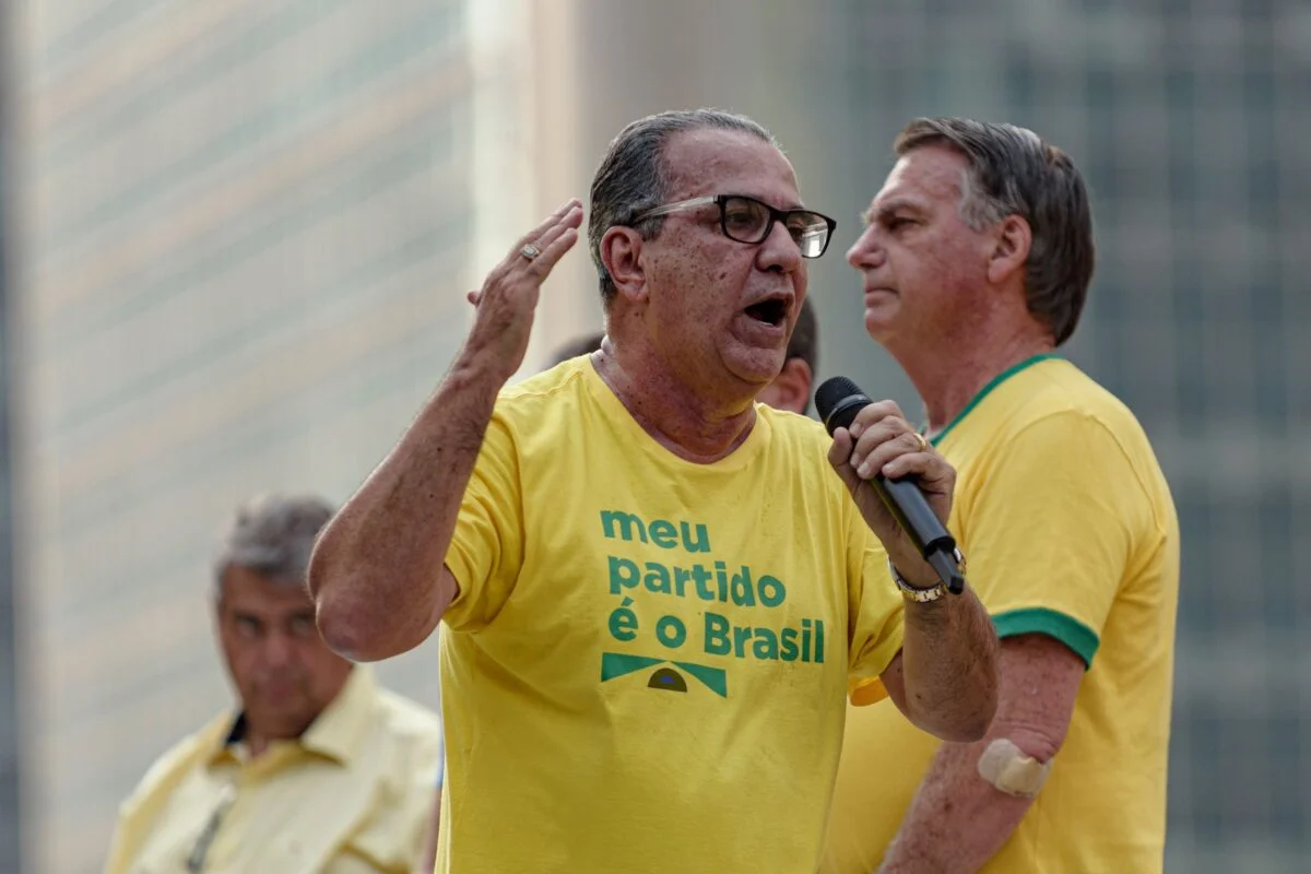 Silas Malafaia critica pré-candidatura de Flávio Bolsonaro à presidência Silas Malafaia critica pré-candidatura de Flávio Bolsonaro à presidência