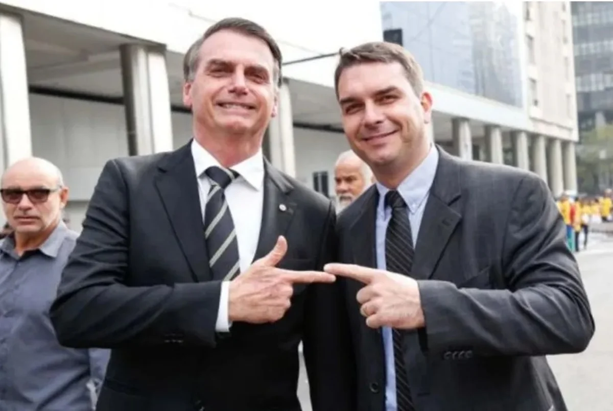 Jair Bolsonaro declara apoio ao Flávio Bolsonaro (PL) nas eleições à Presidência da República de 2026