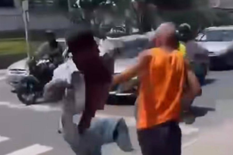 Com apenas uma perna, cadeirante deixa idoso ferido durante briga de rua na BA