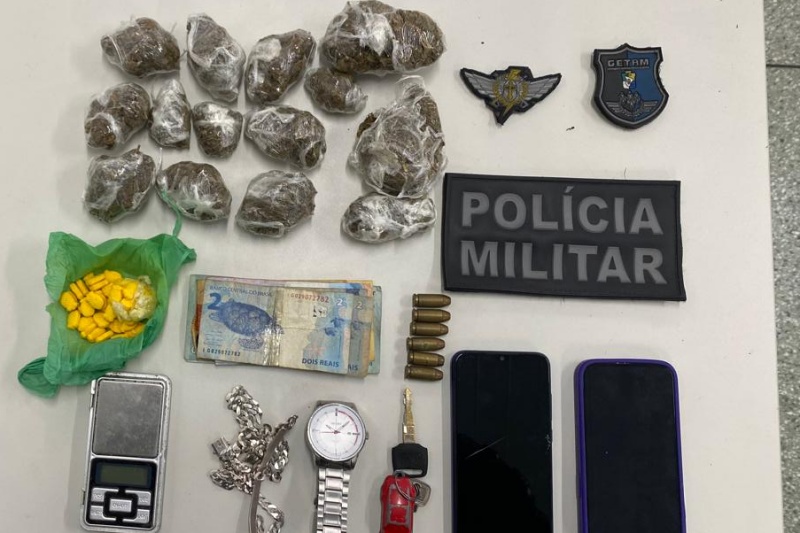 Homem é preso por tráfico de drogas em Aracaju Homem é preso por tráfico de drogas em Aracaju