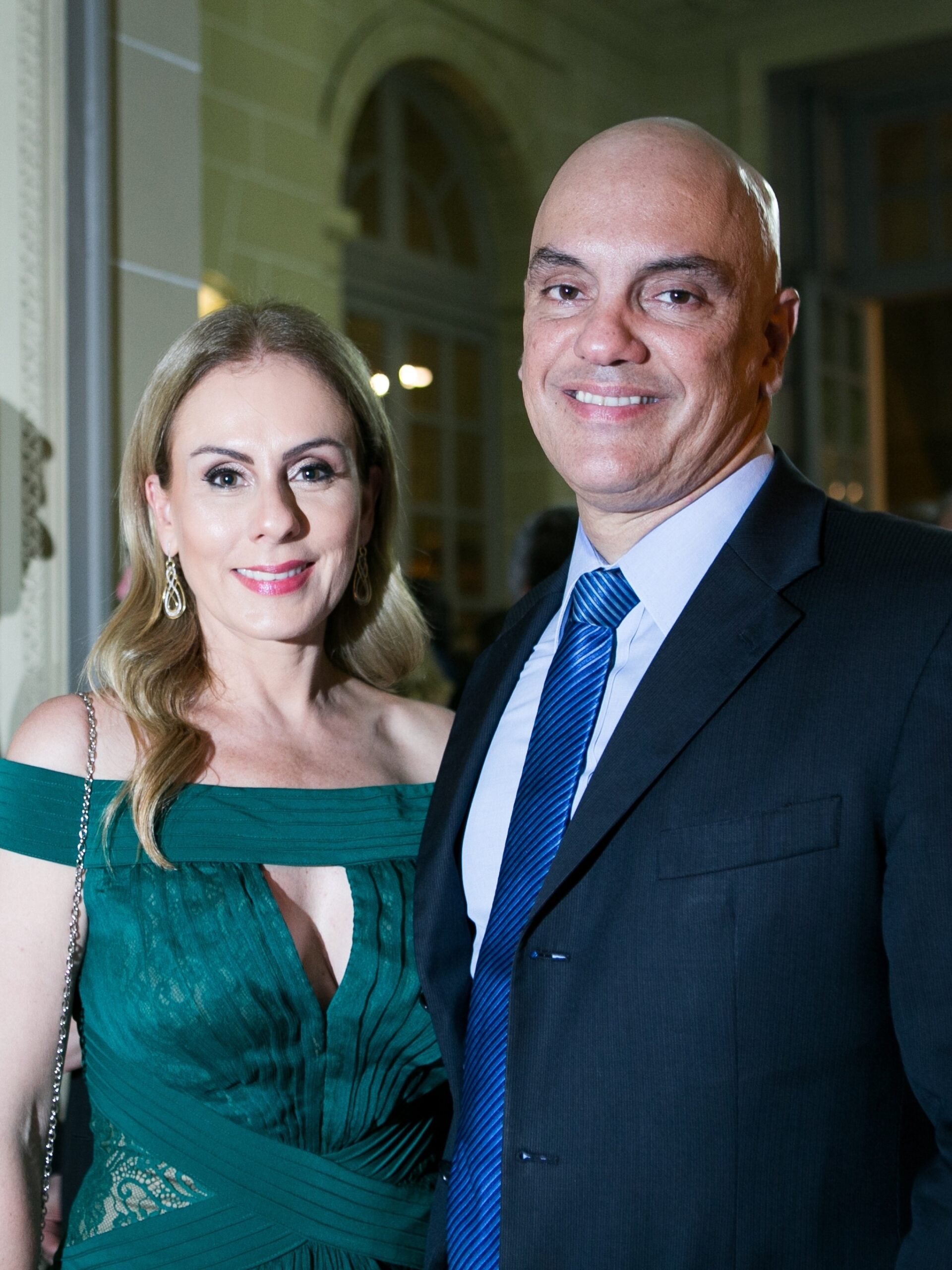 Esposa do ministro Alexandre de Moraes possuía contrato milionário com o Banco Master, aponta jornal Esposa do ministro Alexandre de Moraes possuía contrato milionário com o Banco Master, aponta jornal