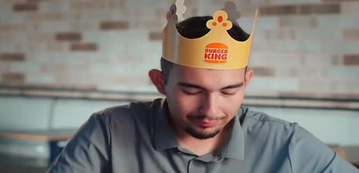 Jovem abandonado no Pico Paraná vira garoto-propaganda do Burger King
