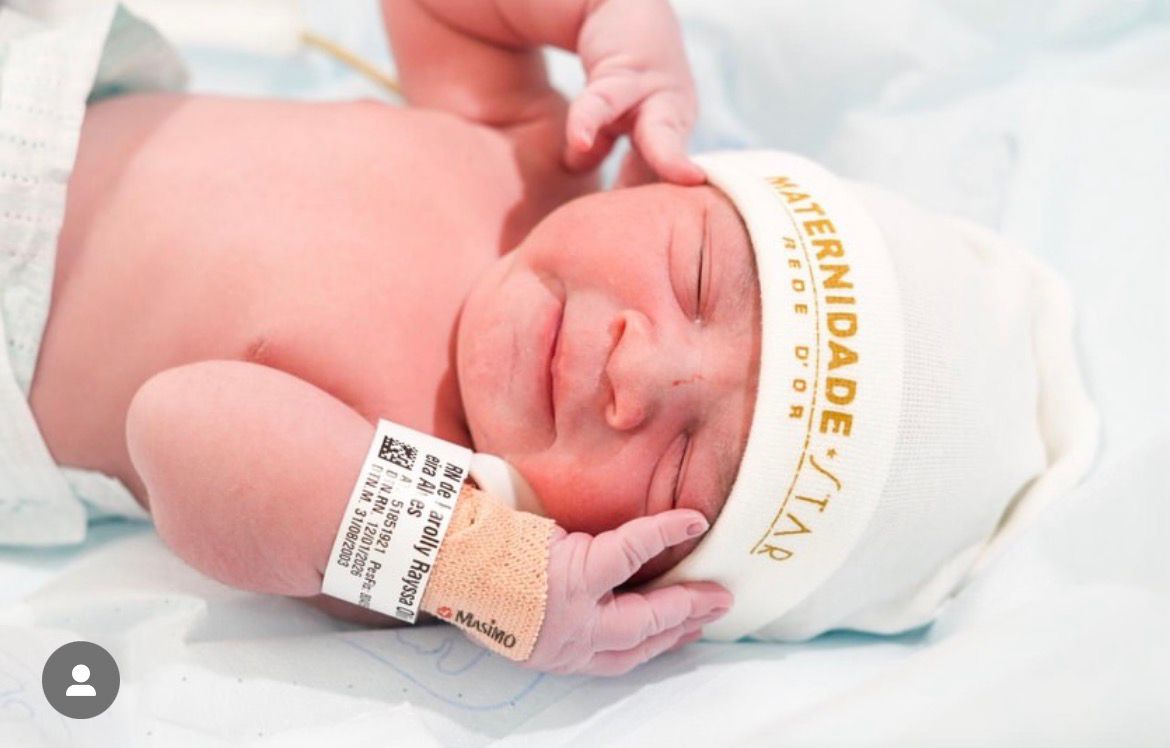 Nasce Anna Mel, filha do cantor Heitor Costa, e Ravi Leão, filho de Natanzinho Lima
